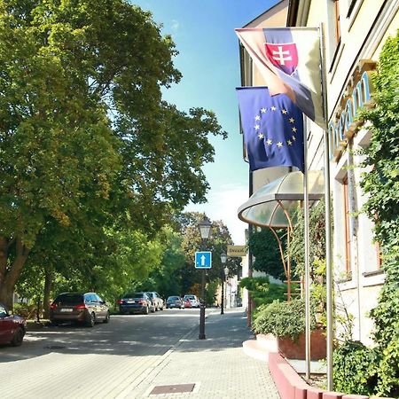 Hotel Dream Trnava Exterior foto